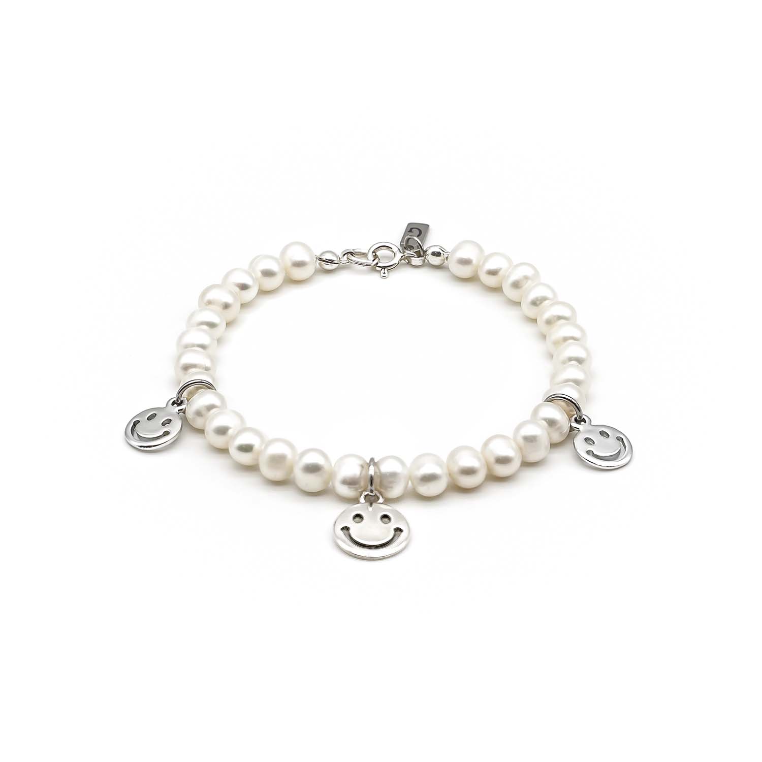 triple_smiley_pearl_bracelet_1500x1500_02
