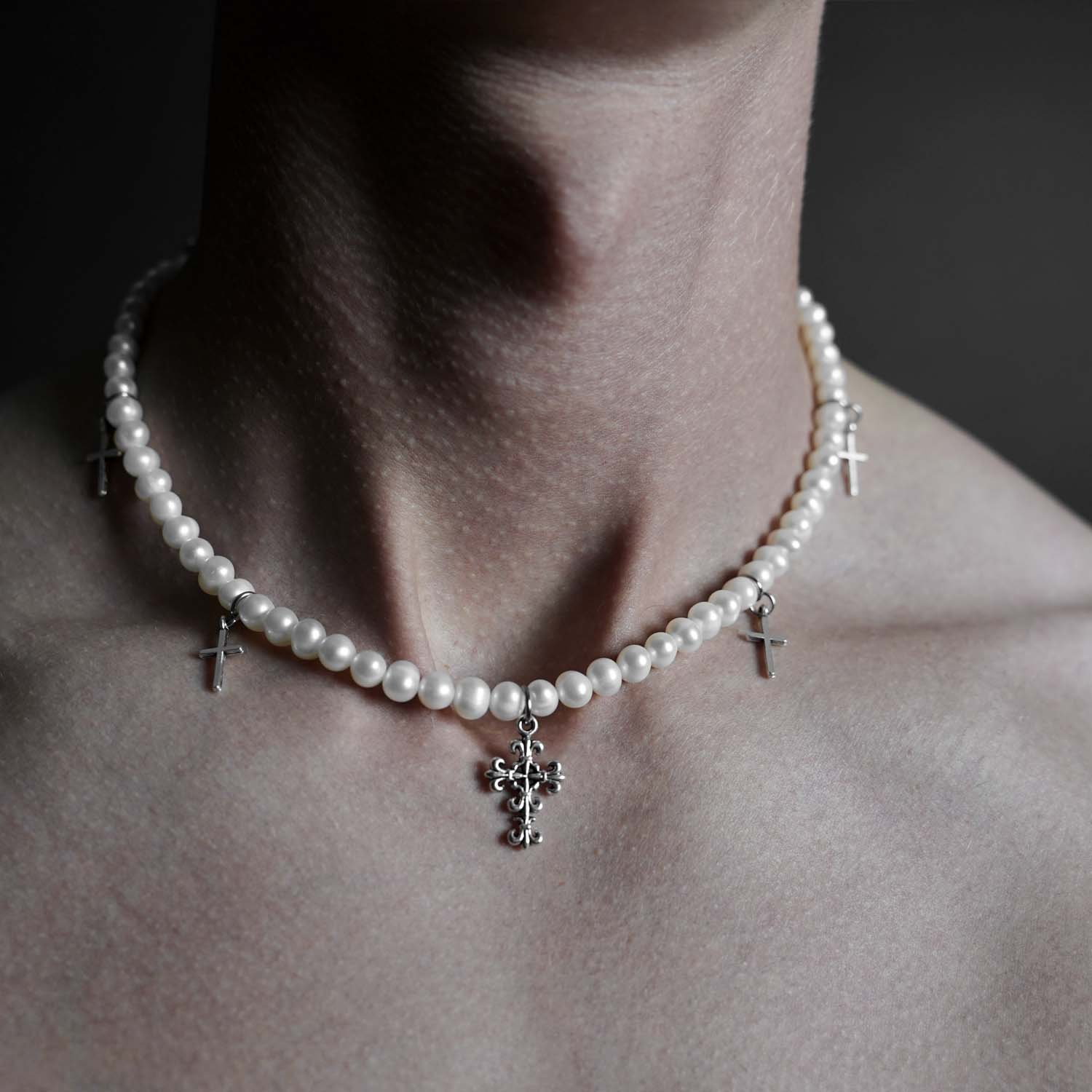 great_cross_pearl_necklace_1500x1500_04