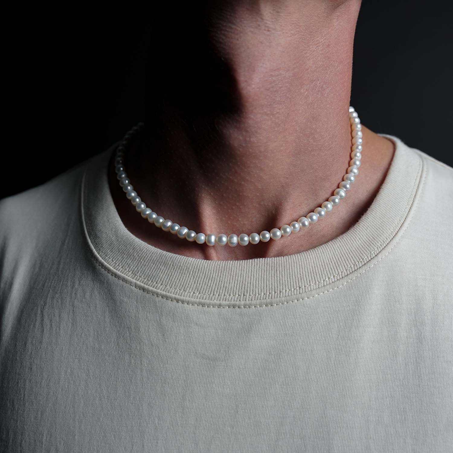 aura_pearl_necklace_1500x1500_03